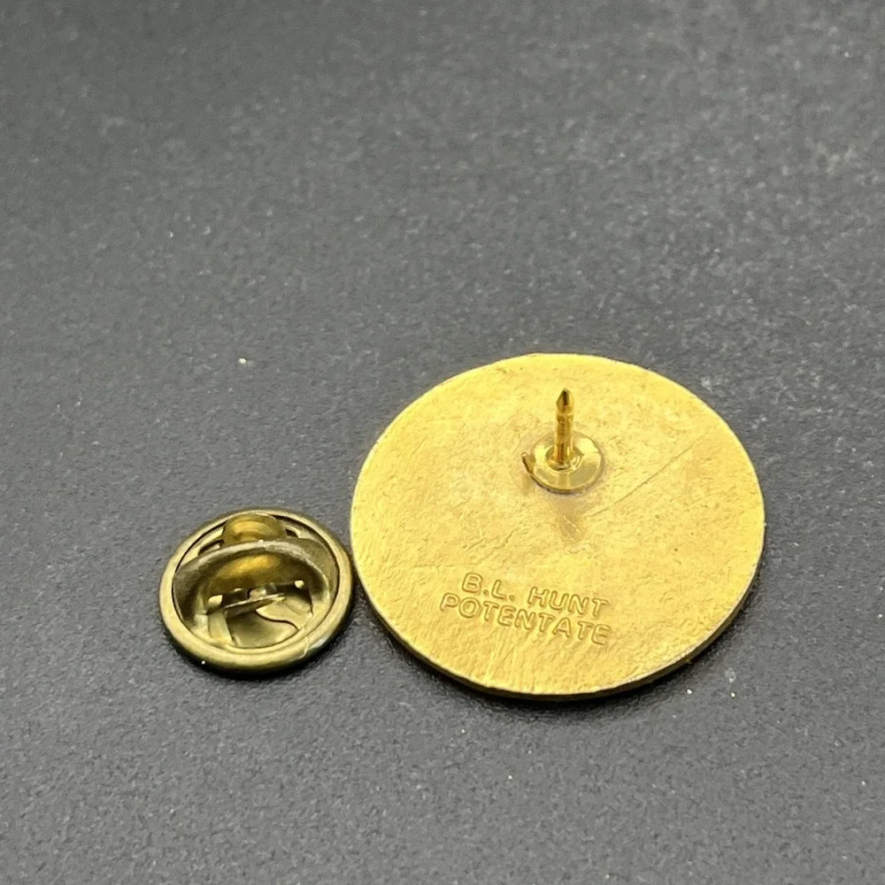Stand Tall In 1991 Omar Charleston South Carolina Lapel‎ Hat Pin